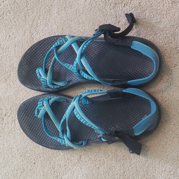 Chacos W8 with toe strap - Picture 1 of 6